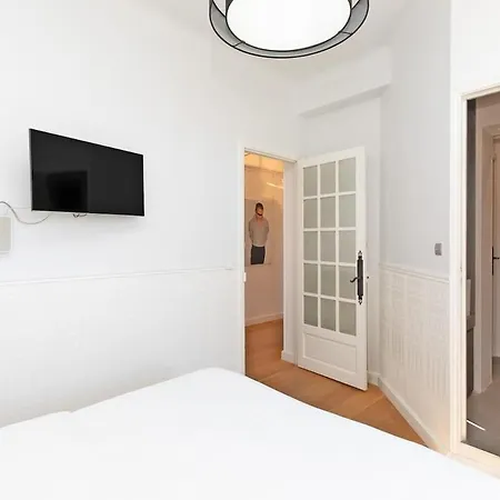 Palais Area 4 Beds - 4 Baths *