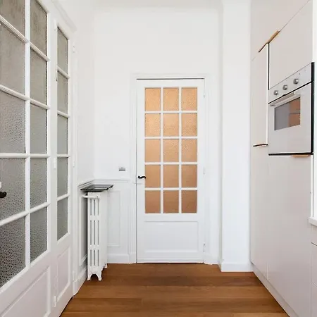 Palais Area 4 Beds - 4 Baths *