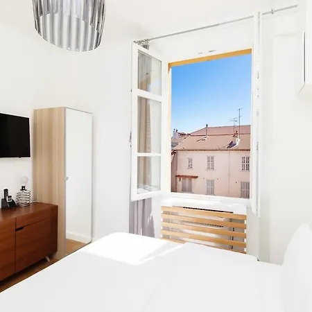 Palais Area 4 Beds - 4 Baths Apartment