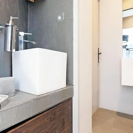 Palais Area 4 Beds - 4 Baths Cannes