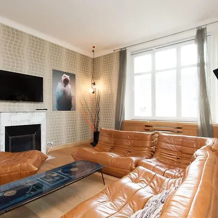 Palais Area 4 Beds - 4 Baths * Cannes